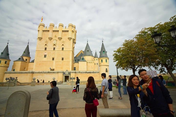Segovia Half-Day Tour from Madrid: Aqueducts, Alcázar & Old Town Walk photo 2