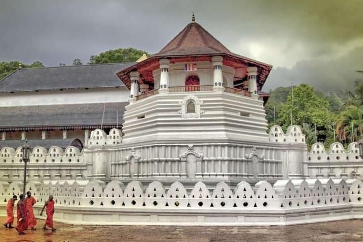 Discover Sri Lanka: 8-Day Cultural & Nature Circuit from Colombo photo 4