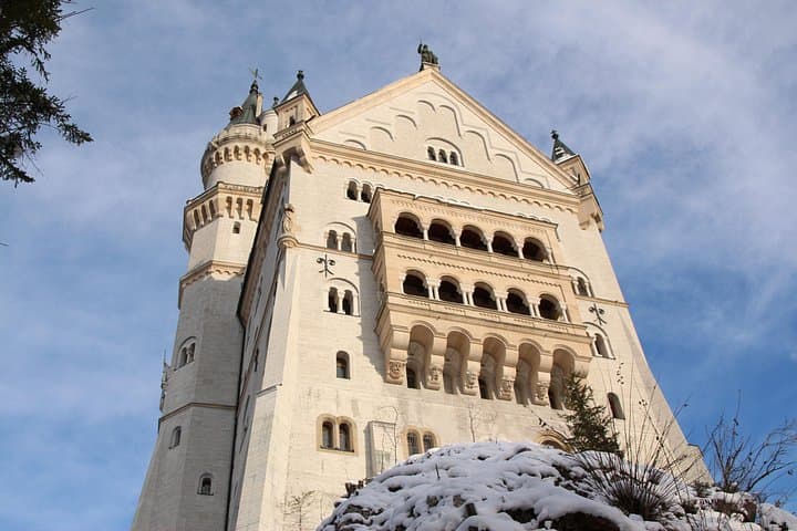 Skip-the-Line Neuschwanstein Castle Tour from Hohenschwangau: Marienbrücke, Carriage Ride & Inside Visit photo 3