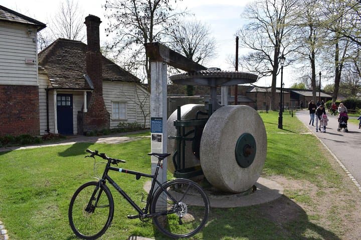 London's Best Kept Secret Bike Tour Along the River Wandle photo 2