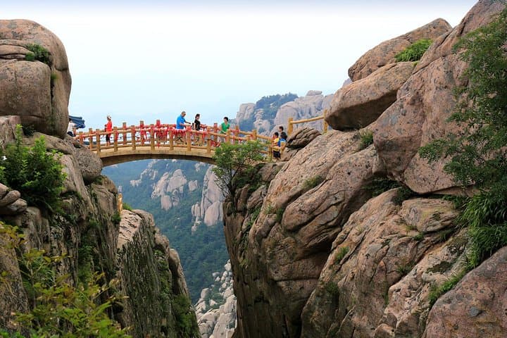 Qingdao Day Tour: Mt. Laoshan, Taiqing Palace & Xiaoyushan Park photo 5