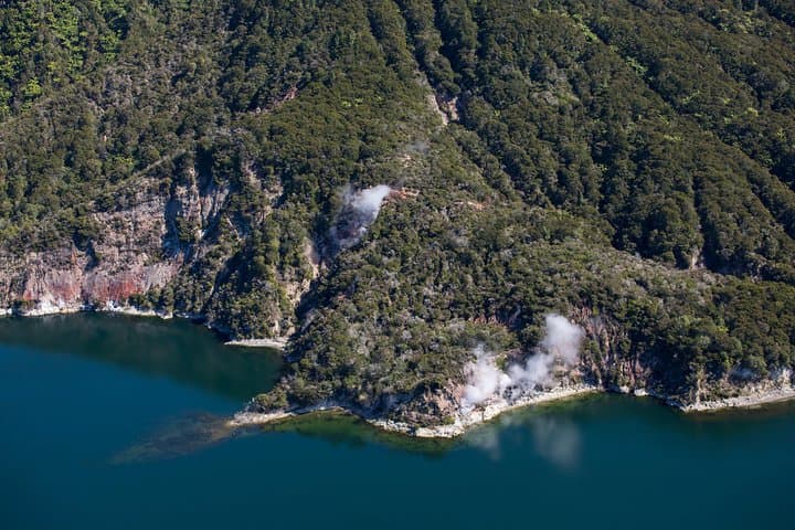 Floatplane Over White Island & Mount Tarawera — Whakaari Scenic Flight from Rotorua photo 4