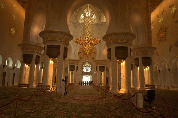 Sheikh Zayed Grand Mosque Abu Dhabi: History, Visiting Tips & Tour Guide photo 3