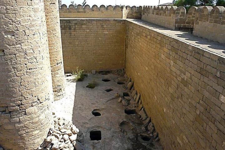 Absheron Peninsula Tour: Qala, Mardakan, Yanar Dag & Ateshgah Fire Temple photo 3