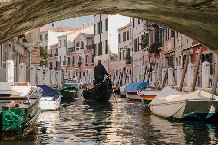 Private Gondola Ride and Palace Dinner with Wine in Venice photo 4