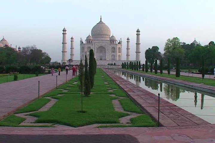 Same-Day Taj Mahal Tour from Delhi: Agra's Mughal Masterpieces in a Day photo 5