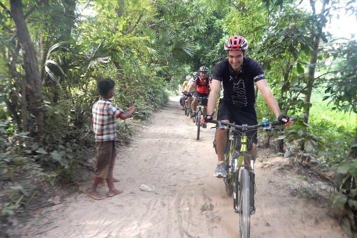 E-Biking Kompong Phluke: Siem Reap Countryside Ride and Tonle Sap Boat Experience photo 2