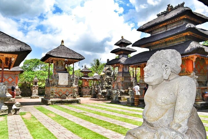 Ubud Traditional Tours: Full-Day Monkey Forest, Rice Terraces & Waterfall Trek