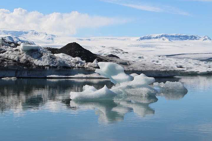 Jökulsárlón Glacier Lagoon, Diamond Beach & Vatnajökull Glacier Hike from Djúpivogur photo 3