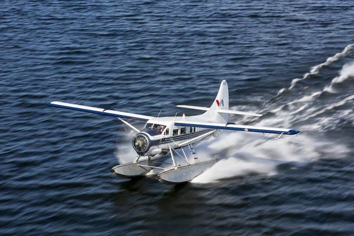 Rotorua Crater Lakes Floatplane: 15-Minute Scenic Flight Over Blue and Green Lakes photo 3