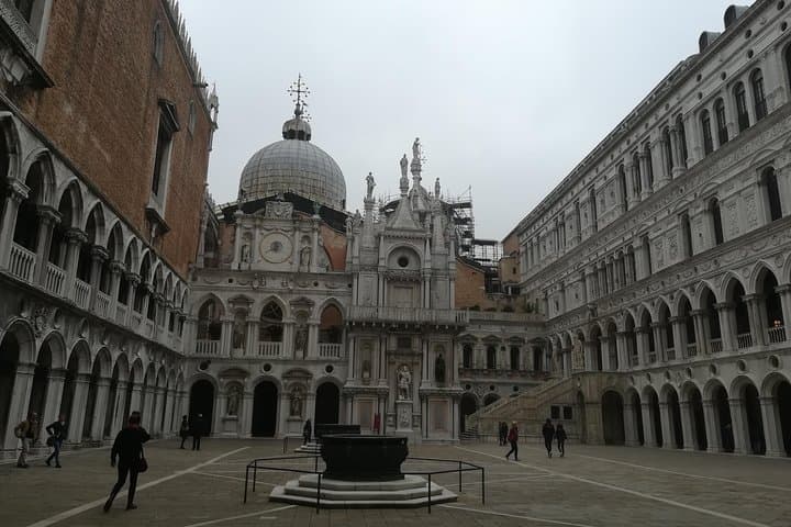 Six-Hour Venice Tour: Doge's Palace, St. Mark's & Murano photo 5
