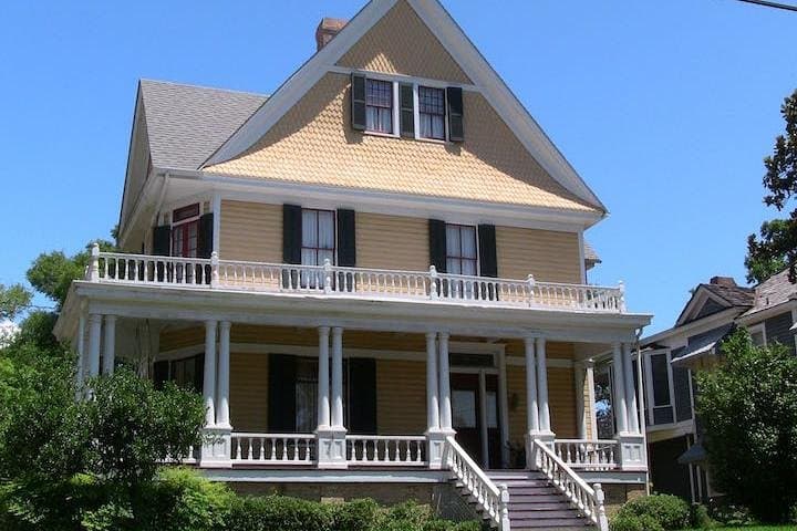 Walking the North Hill Historic Homes Tour — Pensacola's Architectural Stroll