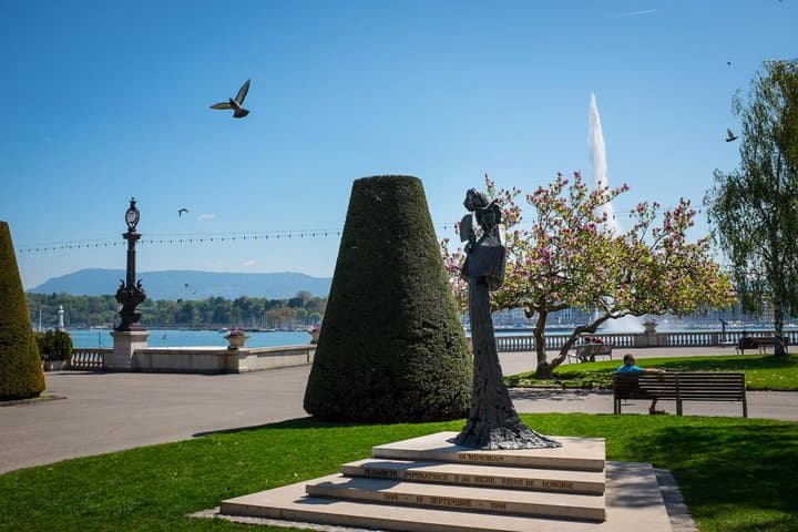 Private Geneva City Tour: Old Town, Jet d'Eau & UN Highlights photo 5
