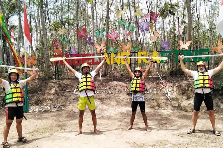 Elo River Rafting: 12‑km Whitewater Adventure from Yogyakarta photo 4