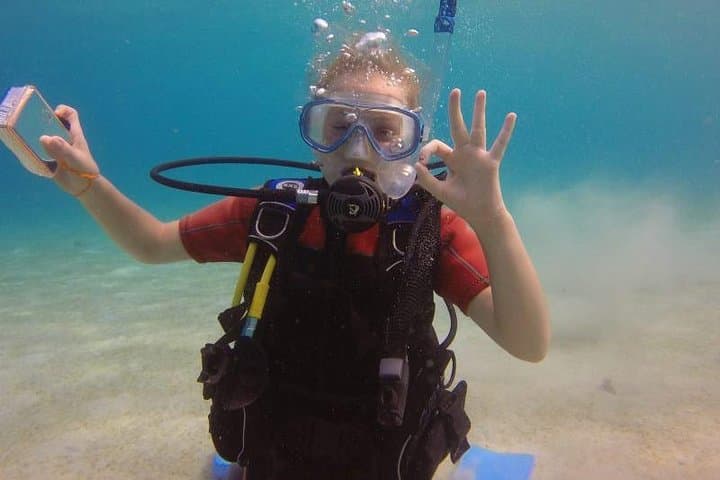 PADI Bubblemaker Hurghada: Kids' First Scuba Experience in the Red Sea photo 3