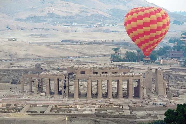 Sunrise Hot-Air Balloon Over Luxor: 45-Min Flight Above Egypt's Open-Air Museum photo 2