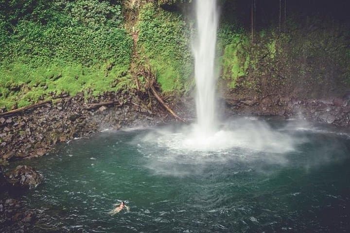 La Fortuna Waterfall and Baldi Hot Springs Private Tour from San José photo 4