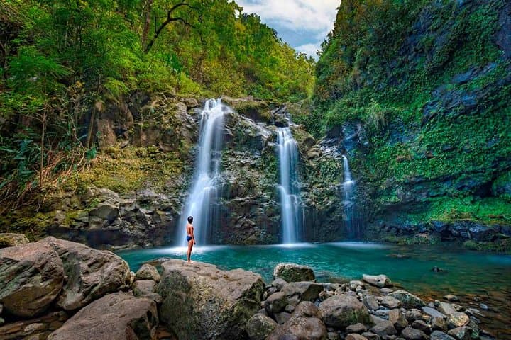 Luxury Road to Hana Tour with Waterfalls, Black Sand Beach & Lunch