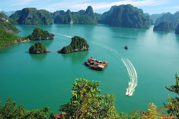 Hanoi to Halong Bay 4-Day Cruise: Overnight Lavender Cruise, Kayaking & Sung Sot Cave