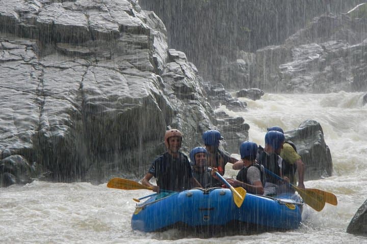 Full-Day Mamoni River Rafting from Panama City — Class III–IV Adventure photo 6