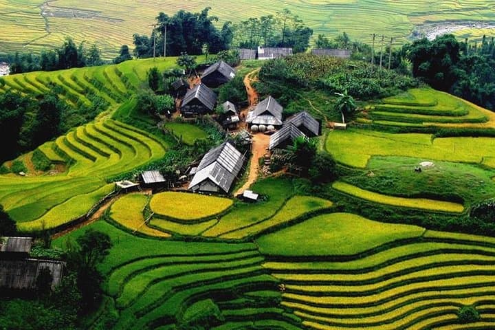 Sapa 2-Day Trek from Hanoi: Cat Cat, Muong Hoa & Ethnic Villages photo 2
