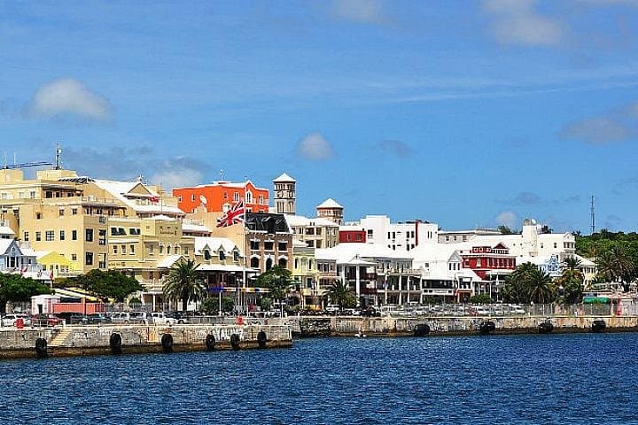 Crystal Caves, Bermuda Aquarium & Hamilton: Half-Day Cave, Reef and Ferry Tour