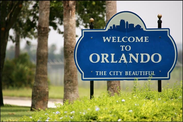 ICONic City Tour of Orlando: Winter Park Boat Cruise, Lake Eola & ICON Wheel