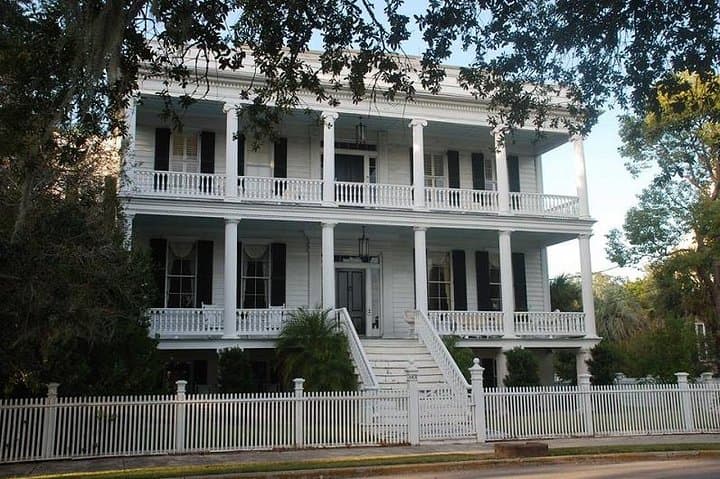 Beaufort History & Movie Walking Tour — 2-Hour Downtown Guided Walk photo 3
