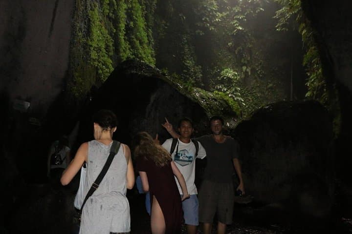 Hiking Bali’s Waterfall Trio: Tibumana, Tukad Cepung & Tegenungan Guide photo 4