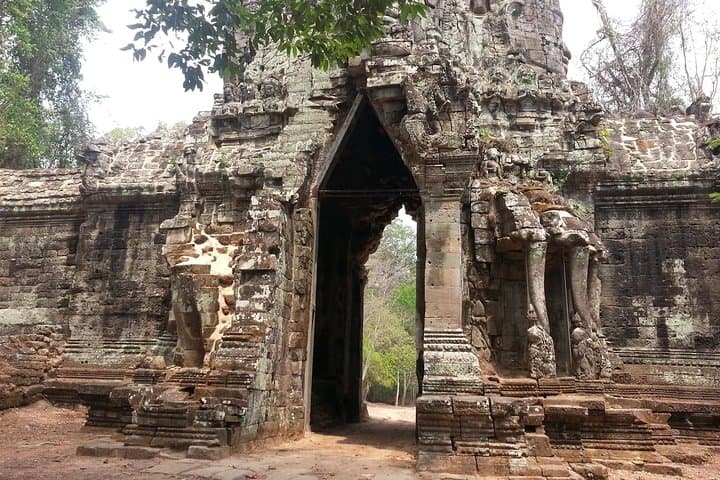 Private 2-Day Angkor Temples & Tonle Sap Floating Village Tour from Siem Reap photo 4