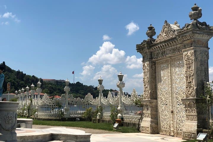 Istanbul Combo: Dolmabahçe Palace & Bosphorus Cruise — Full-Day Sightseeing photo 4
