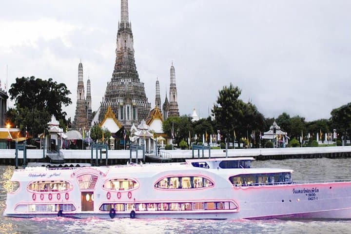 Chao Phraya Grand Pearl Dinner Cruise: Bangkok Night Buffet & Live Thai Dance