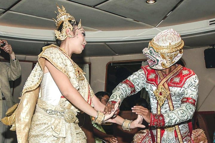 Chao Phraya Grand Pearl Dinner Cruise: Bangkok Night Buffet & Live Thai Dance photo 2