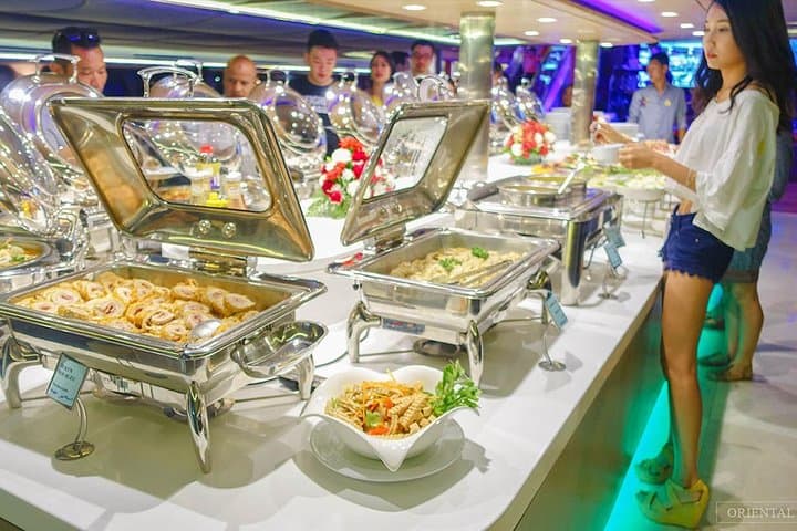 Bangkok After Dark: Dinner Cruise on the Chao Phraya River photo 3
