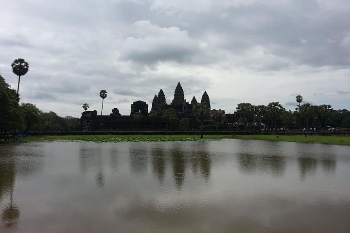 Siem Reap to Phnom Penh: Private 3-Day Angkor & Khmer History Tour photo 4