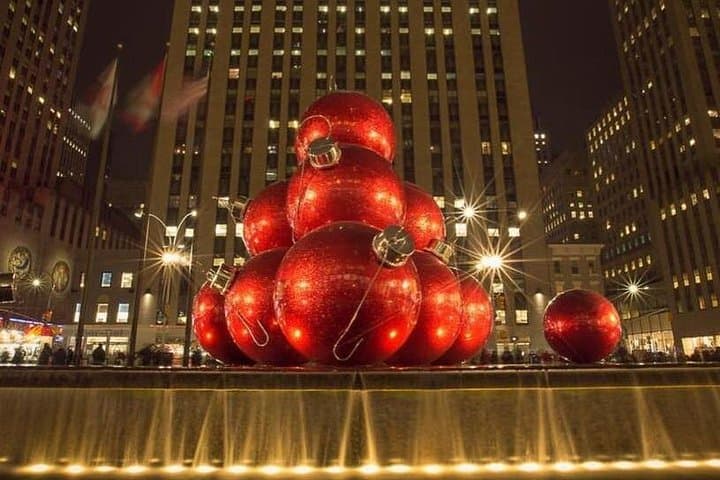 New York Christmas Holiday Walking Tour: Rockefeller Center, 5th Avenue & Macy's photo 4