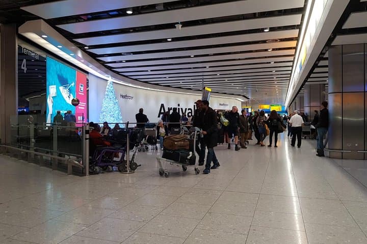 Gatwick to Central London Shared Shuttle — Reliable Airport Transfer to Hotels photo 4
