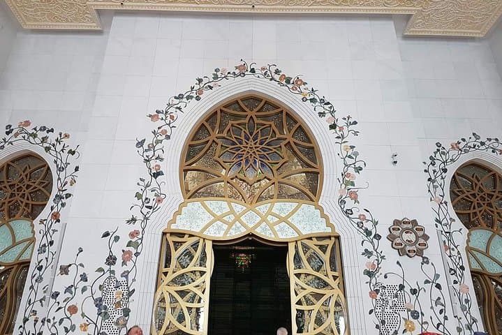 Abu Dhabi Full Day City Tour: Sheikh Zayed Mosque, Emirates Palace & Heritage Stops photo 6