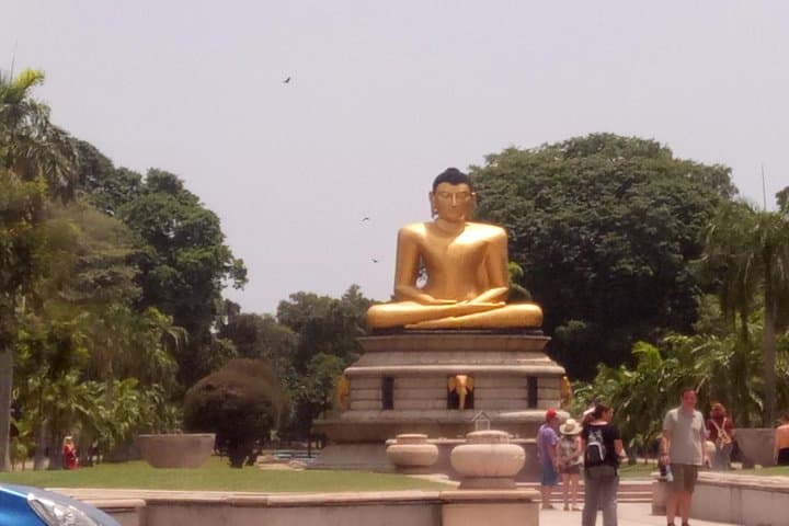 Colombo City Day Tour: Temples, Galle Face Promenade & Independence Square photo 4