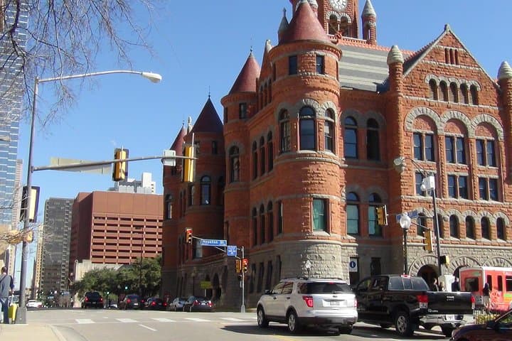Dallas JFK Full-Day Tour: Sixth Floor Museum, Dealey Plaza & Oswald Rooming House photo 3