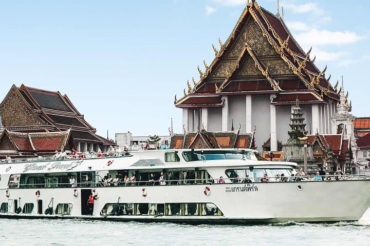 Chao Phraya Grand Pearl Dinner Cruise: Bangkok Night Buffet & Live Thai Dance photo 3