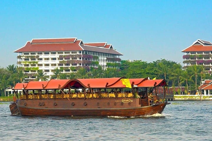 Manohra Luxury Dinner Cruise on the Chao Phraya — Bangkok Evening Cruise with Pre-Canapés photo 3