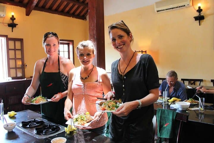 Hoi An Market-to-Kitchen: Half-Day Culinary & River Cruise Experience photo 3