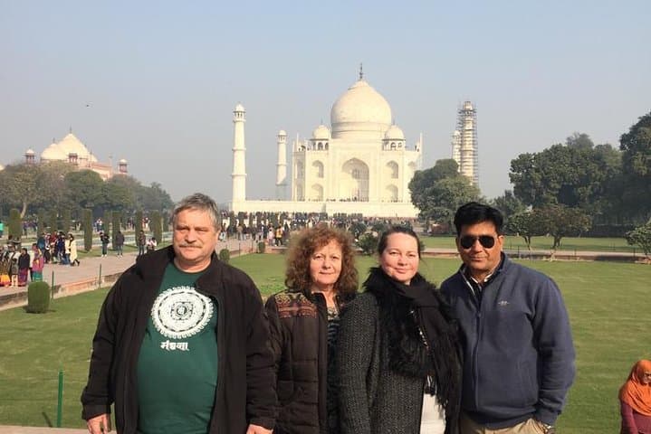 Skip-the-Line Taj Mahal & Agra Fort Day Trip from Delhi photo 3