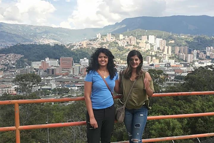 Medellín in 3 Nights, 4 Days — City, Cable Car & Peñol Rock Day Trip photo 3
