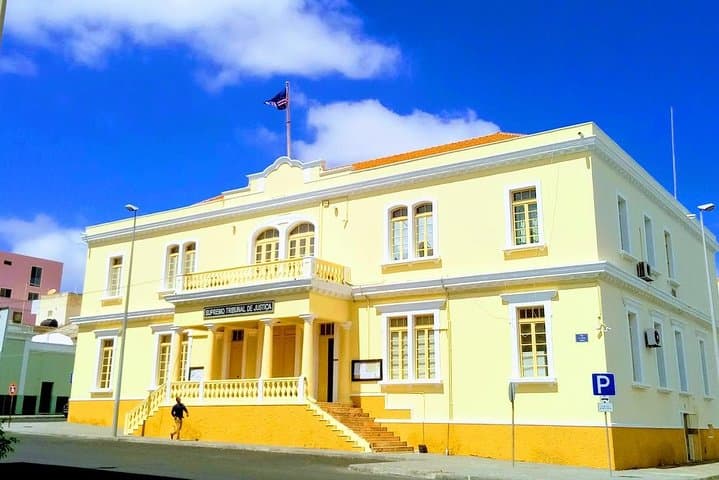 Praia Historic Walking Tour with Lunch — Plateau, Markets & Lighthouse photo 4
