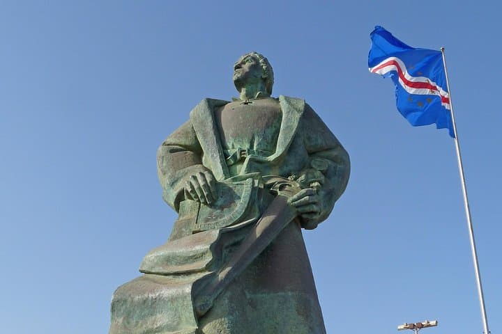 Praia Historic Walking Tour with Lunch — Plateau, Markets & Lighthouse photo 5