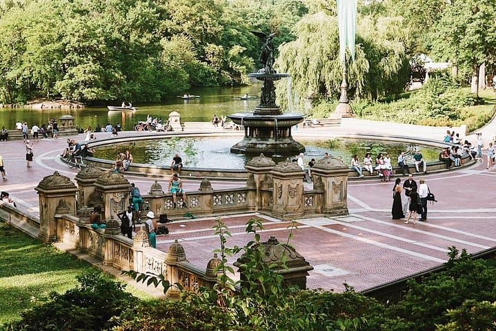 Central Park Private Guided Walking Tour: Iconic Sights & Stories (2.5 hr)