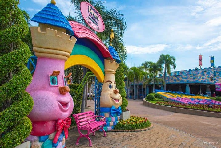 dream-world-bangkok-full-day-amusement-park-with-round-trip-transfer photo 4
