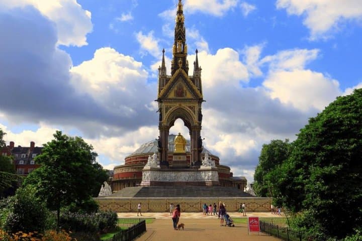Private Downton Abbey London Locations Walking Tour — 3 Hours photo 6